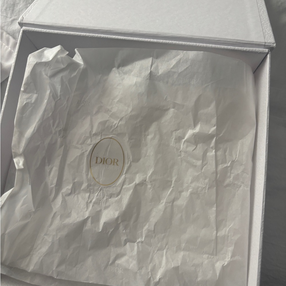 Dior Cream Pouch Collection - Picture 3 of 4